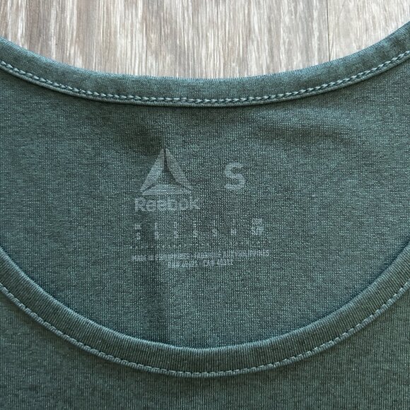 Reebok Tank - Picture 3 of 6